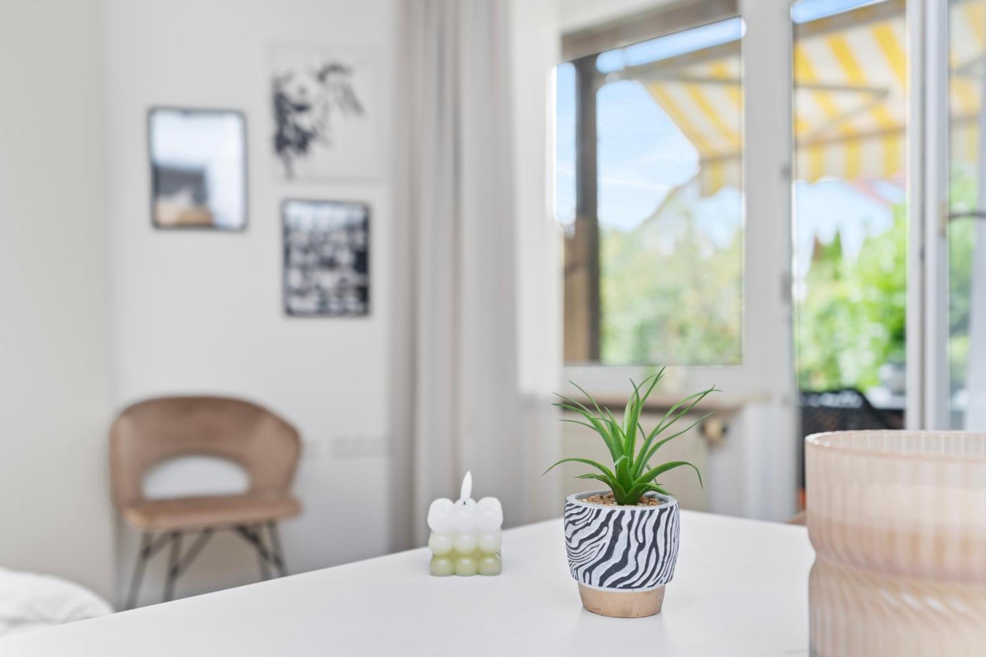 Anytime - Gaestehaus Am Weinberg In Ueberlingen Room photo